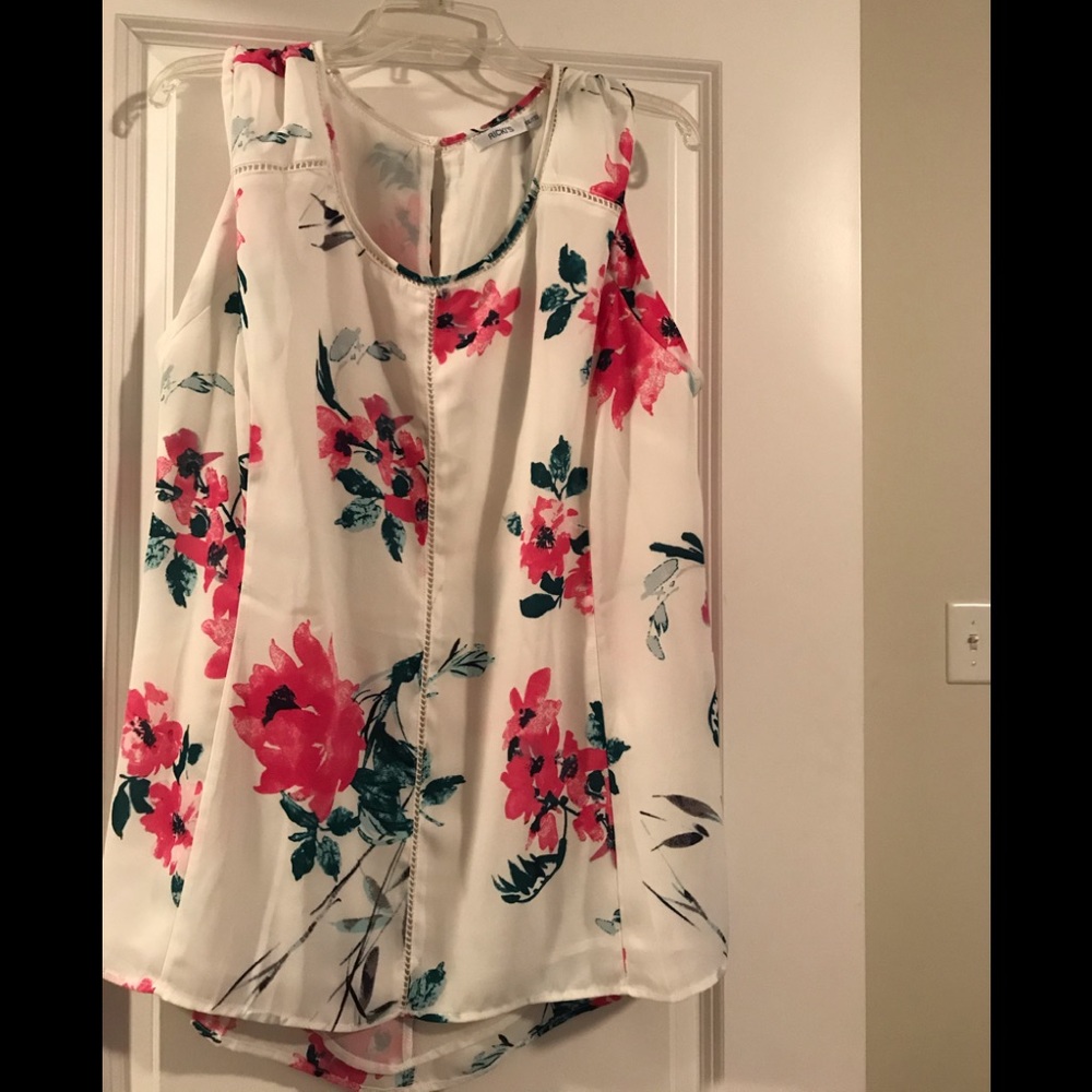 Ladies Sleeveless Blouse